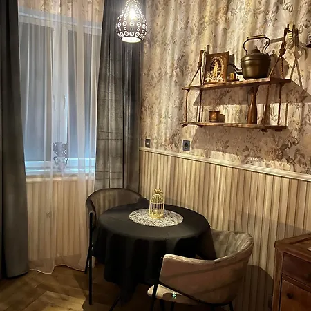 Antique In Lejlighed Kraków